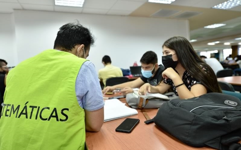 Image showing students at the UIS Library
