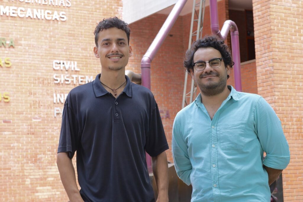 Agustín Bucciarelli, estudiante pasante de doctorado UNRaf y Juan Manuel Rey López, profesor E3T UIS.