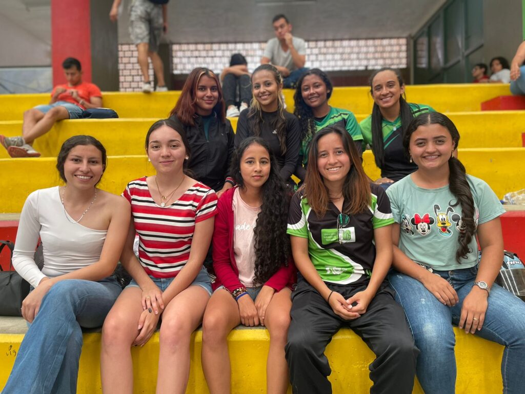 Deportistas de la selección de fútbol femenina Universidad Industrial de Santander (UIS).