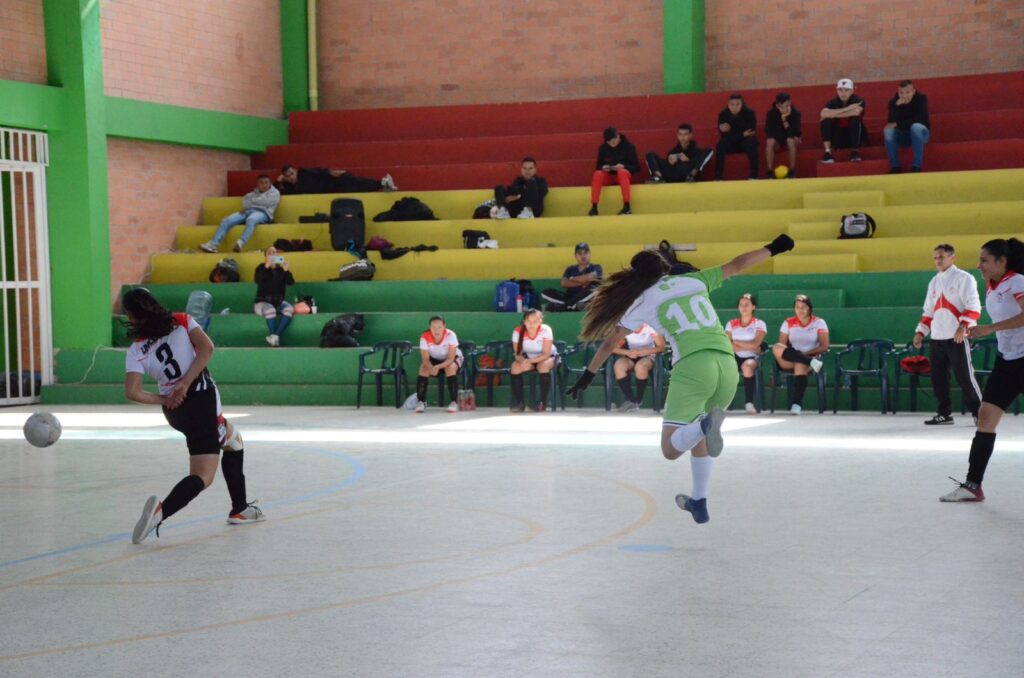 El Polideportivo de Motavita acogió a la selección de fútbol sala femenina en la fecha Ascun.