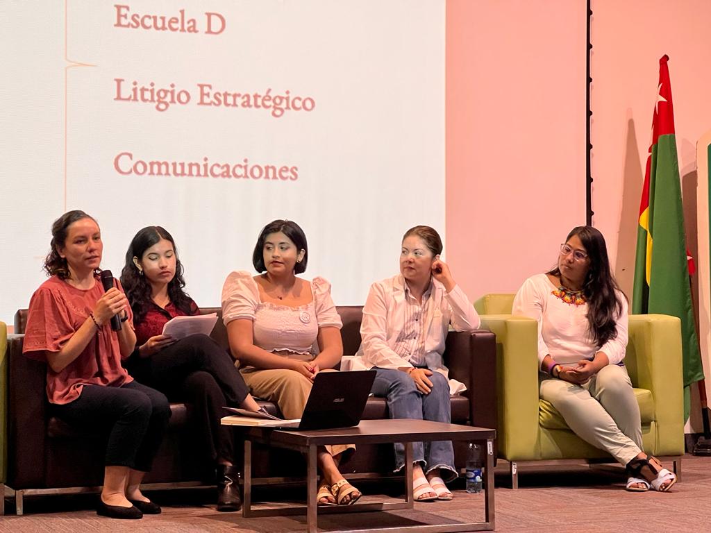Panelistas del conversatorio ‘El Acoso Sexual y Prácticas Sexistas en la Universidad’.