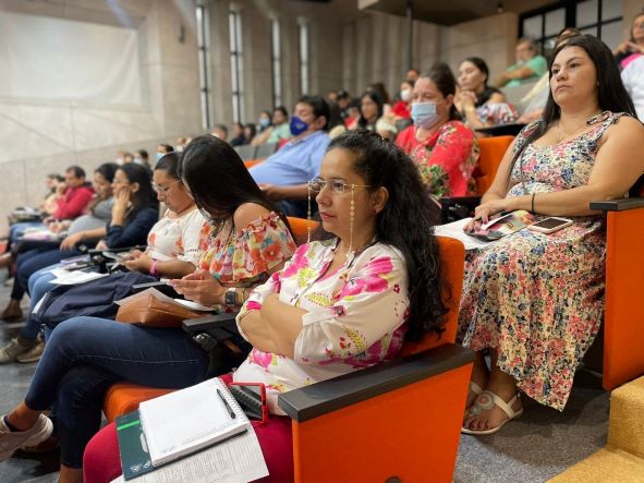 Imagen muestra funcionarios UIS que participaron de la capacitación. 