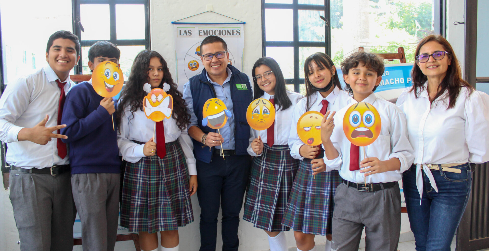 Estudiantes de diferentes colegios del Barbosa acompañan la Feria de Salud Mental que lidera la sede UIS Barbosa.