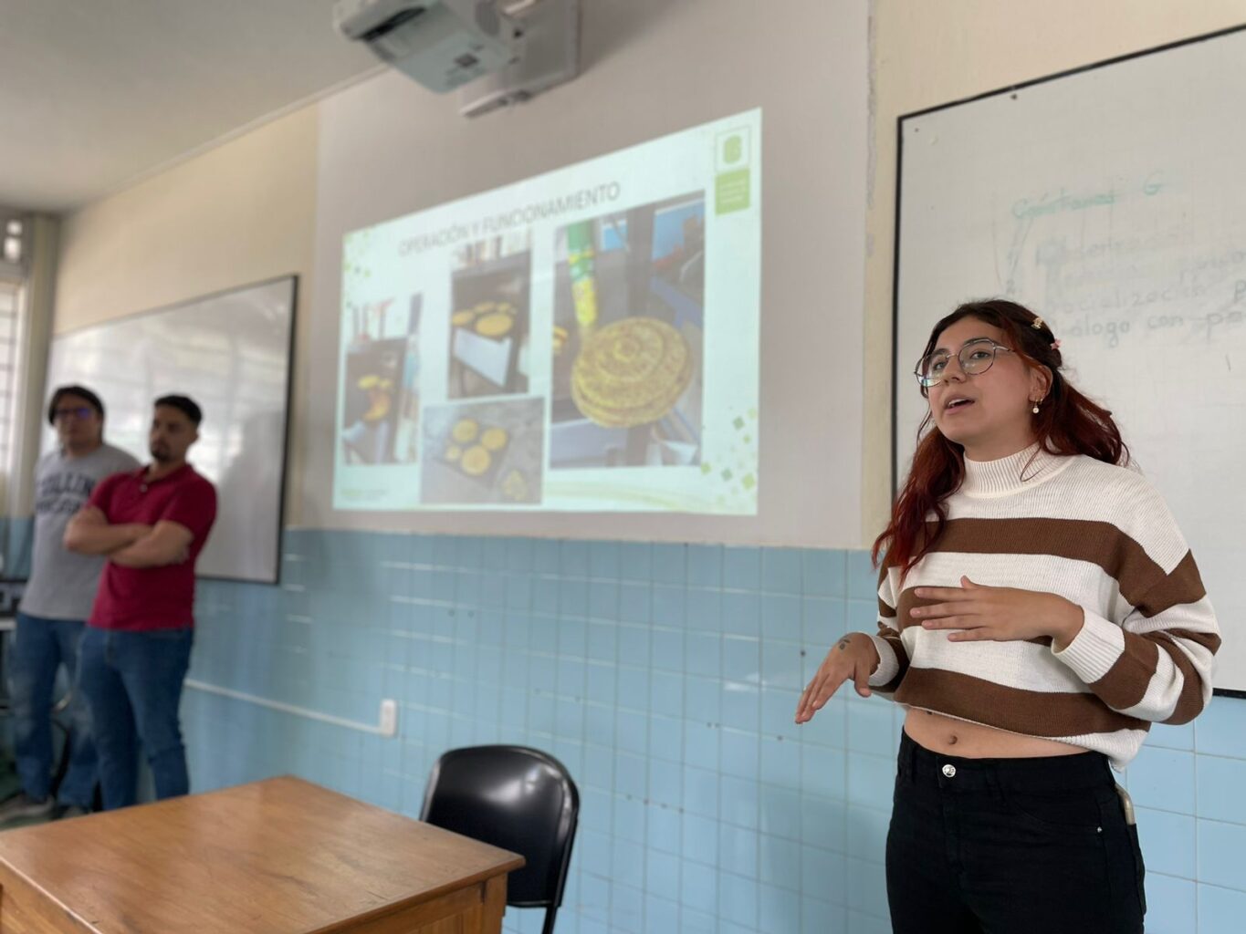 Estudiantes UIS interactuaron con docentes del Colegio La Salle, explicando el proyecto académico.