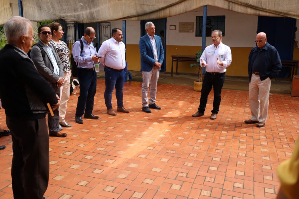 Miembros del Consejo Académico e invitados conocen diversos aspectos de boca del alcalde de esa población santandereana.