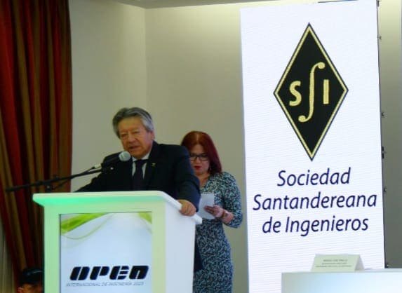 Hernando Monroy presidente de la Sociedad Colombiana de Ingenieros durante la instalación del evento