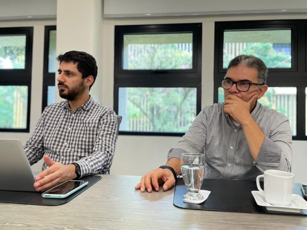 Imagen de la reunión de directivos dela UIS y Fenavi Santander.