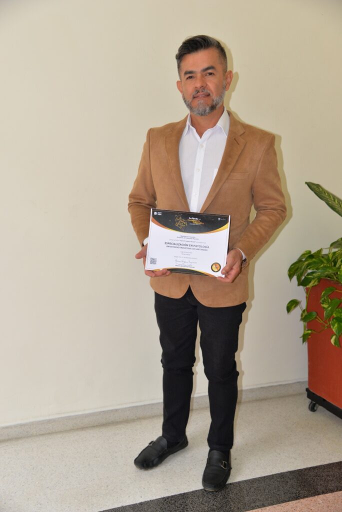 Carlos Alberto García Ramírez, coordinador de posgrados de la Especialización en Patología