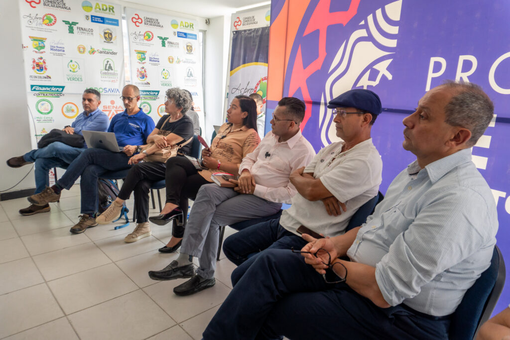 La sede UIS Barbosa participó en la reciente Asamblea Ordinaria de la Asociación de Municipios de la provincia de Vélez Santander, "Asprovel"