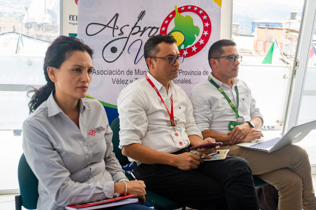 La sede UIS Barbosa participó en la reciente Asamblea Ordinaria de la Asociación de Municipios de la provincia de Vélez Santander, "Asprovel"