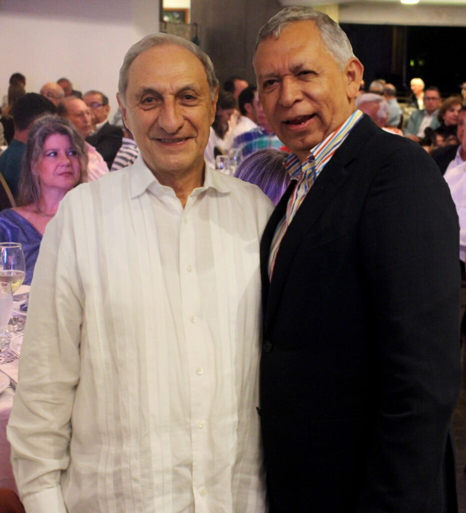 Rector Hernán Porras y el exrector Álvaro Beltrán Pinzón