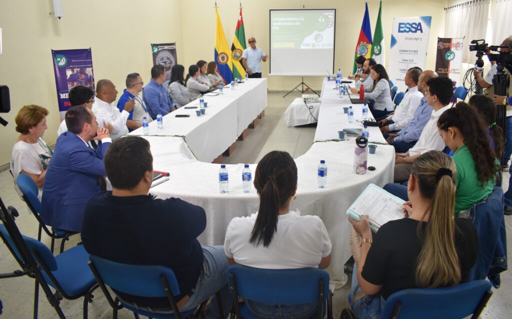 Lanzamiento del proyecto de fortalecimiento en educación técnica, un convenio entre la Universidad Industrial de Santander, UIS, la Electrificadora de Santander y la Cámara de Comercio de Bucaramanga.