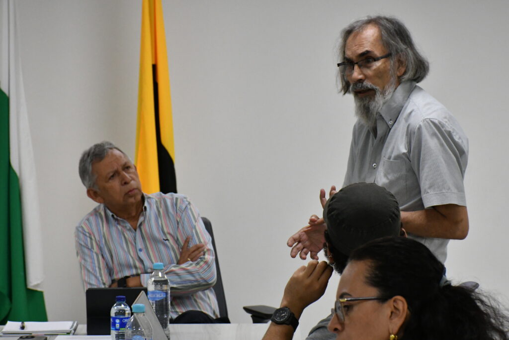 El profesor Amado Guerrero presenta ante el Consejo Superior el proyecto del Instituto para la Transición Energética Justa del nororiente colombiano