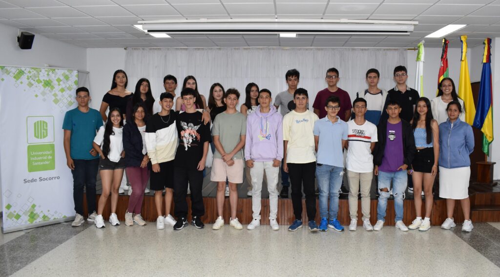 Al menos 30 estudiantes de undécimo grado de distintos municipios de Santander como Málaga, Guadalupe, Simacota y Socorro, han iniciado su vida profesional con el Curso PreUIS, en la Sede UIS Socorro.