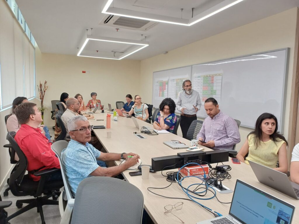 Consejo de Facultad de Ciencias Humanas durante la presentación del Proyecto para la creación del Instituto de Transición Energética Justa.