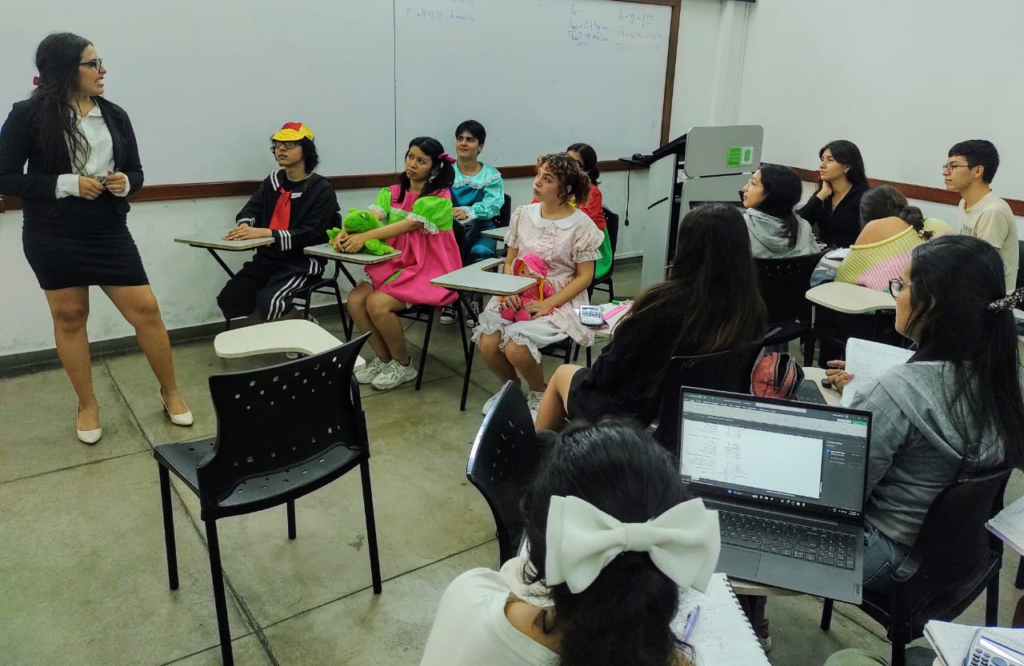 Imagen del grupo de teatro en el Día del Idioma en la Universidad Industrial de Santander.