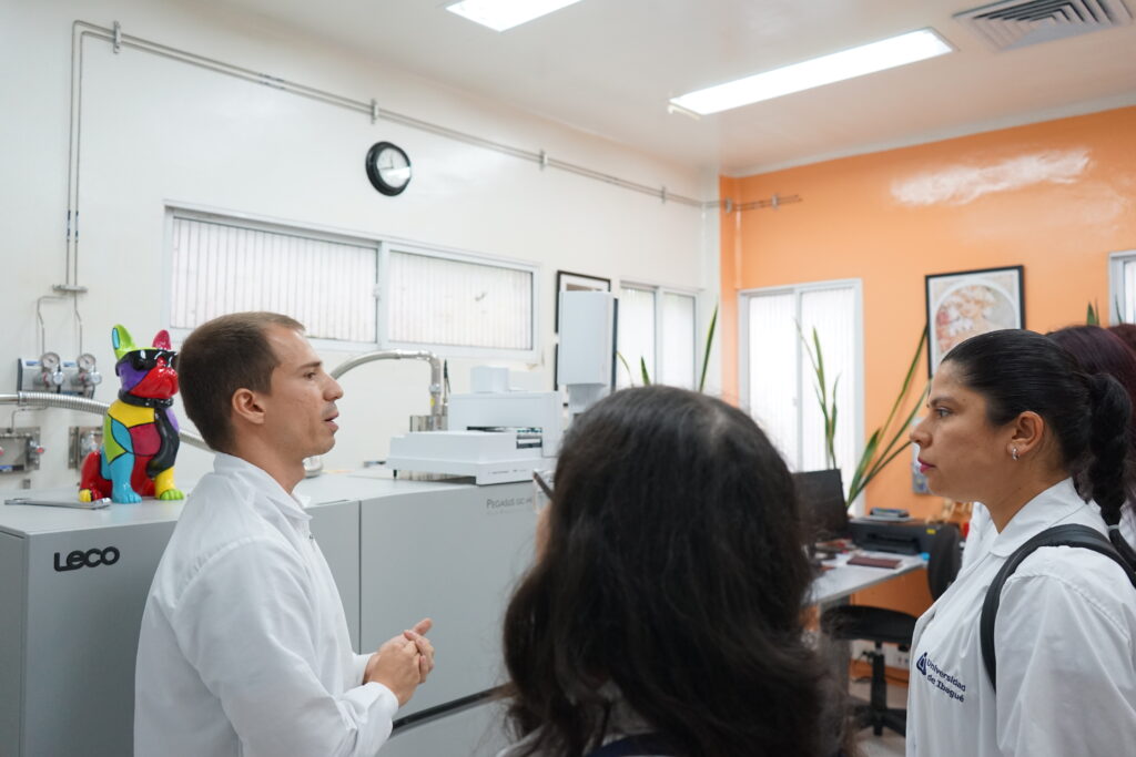 Aspectos de la visita de los estudiantes a los laboratorios 