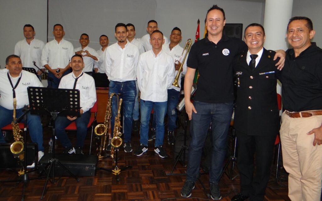 Directives from the Escuela de Artes UIS and INPEC supported the support of the degree work from which the La 36 Orchestra was created.