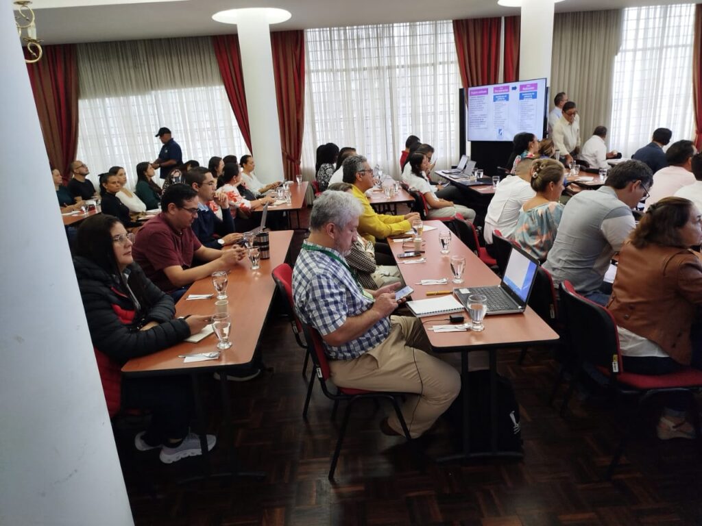 Imagen de otro aspecto del Consejo Académico ampliado