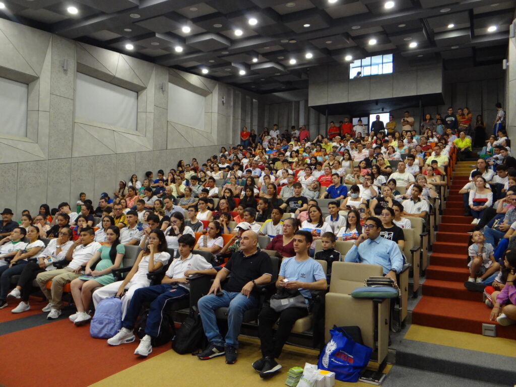 Estudiantes de instituciones de Santander y de distintos departamentos del país se hicieron presentes en esta edición