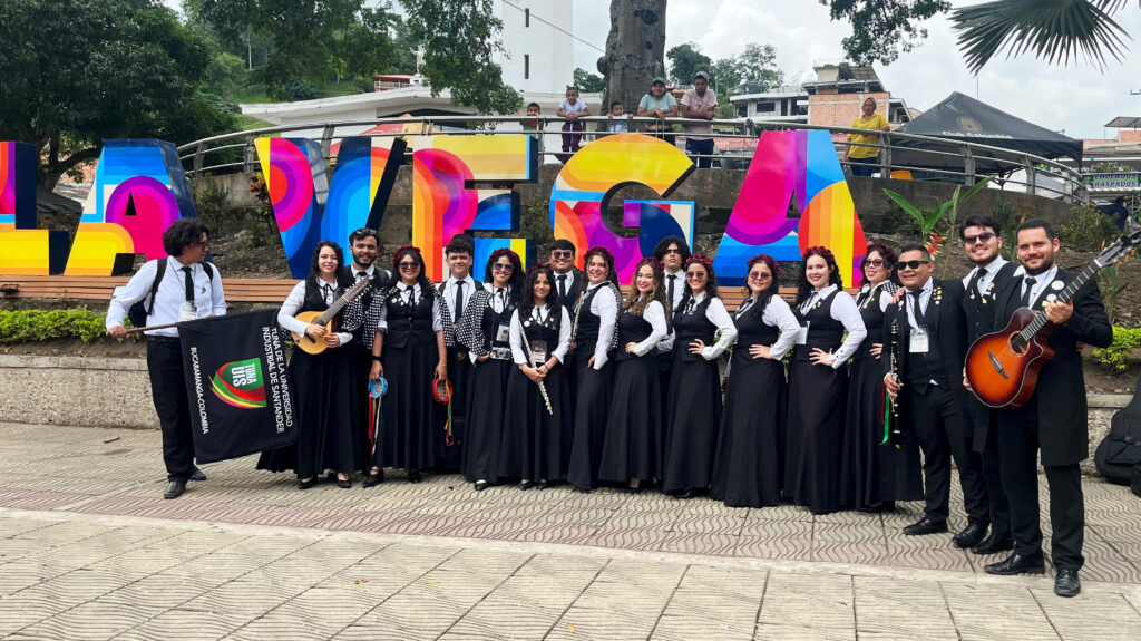 La TUNA UIS, representante musical de la Universidad Industrial de Santander, hizo historia al participar por primera vez en el Festival Departamental de Tunas en La Vega, Cundinamarca