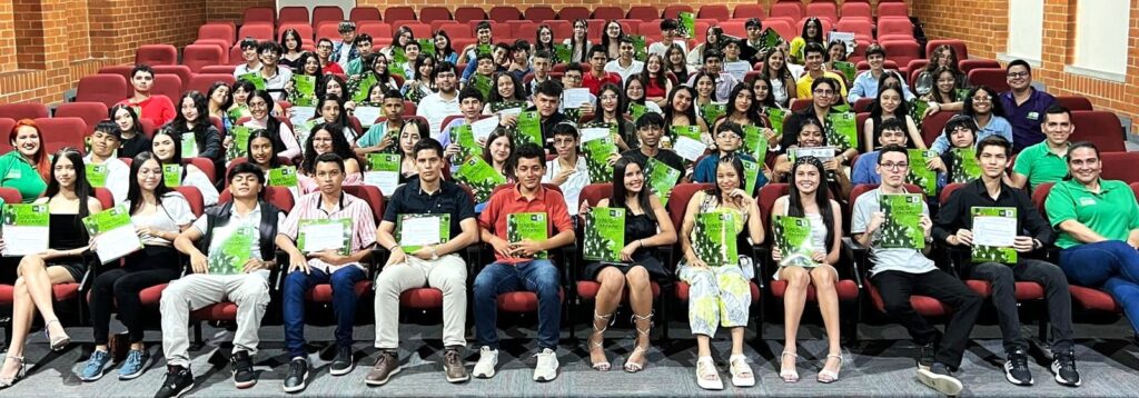 Satisfechos por la oportunidad estudiantes y padres de familia expresaron su reconocimiento a la UIS