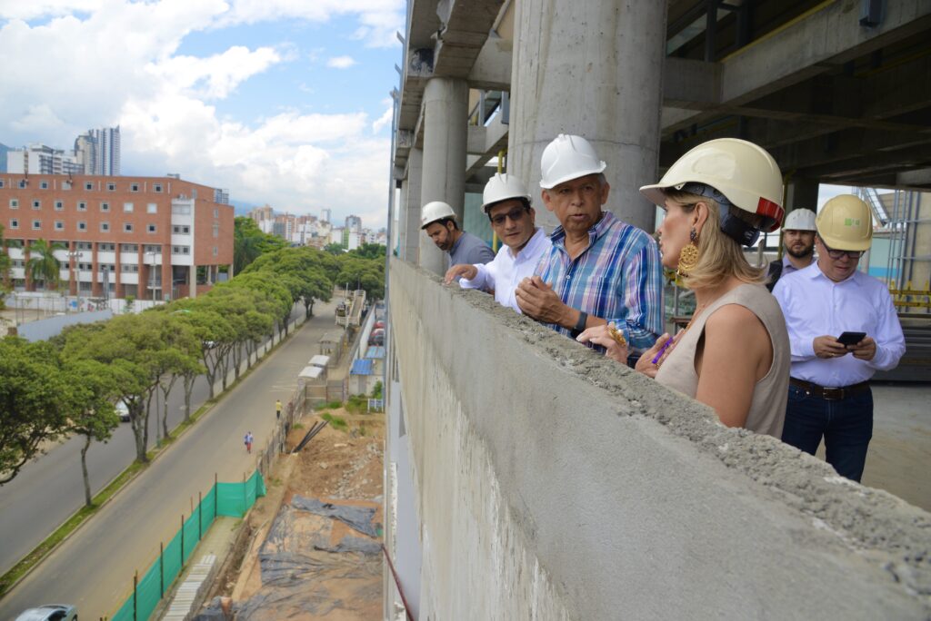 Durante la visita a las obras.