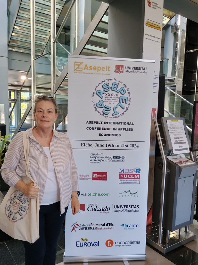 Profesora Josefa Ramoni Perazzi durante su participación en el XXXVII Congreso Internacional Asepelt.