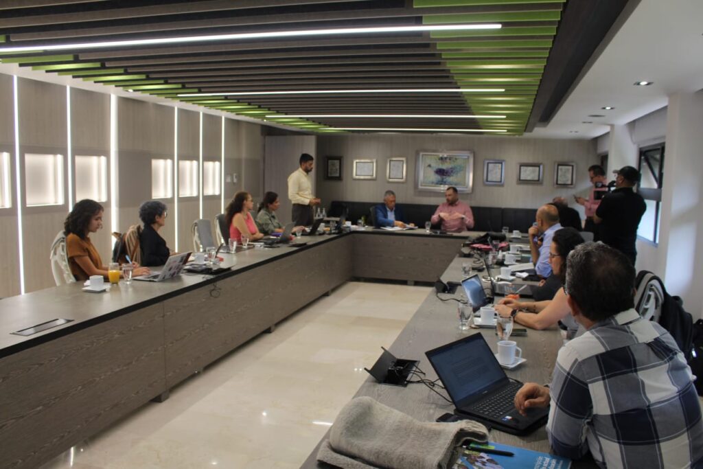 Imagen de la reunión en el Consejo Académico