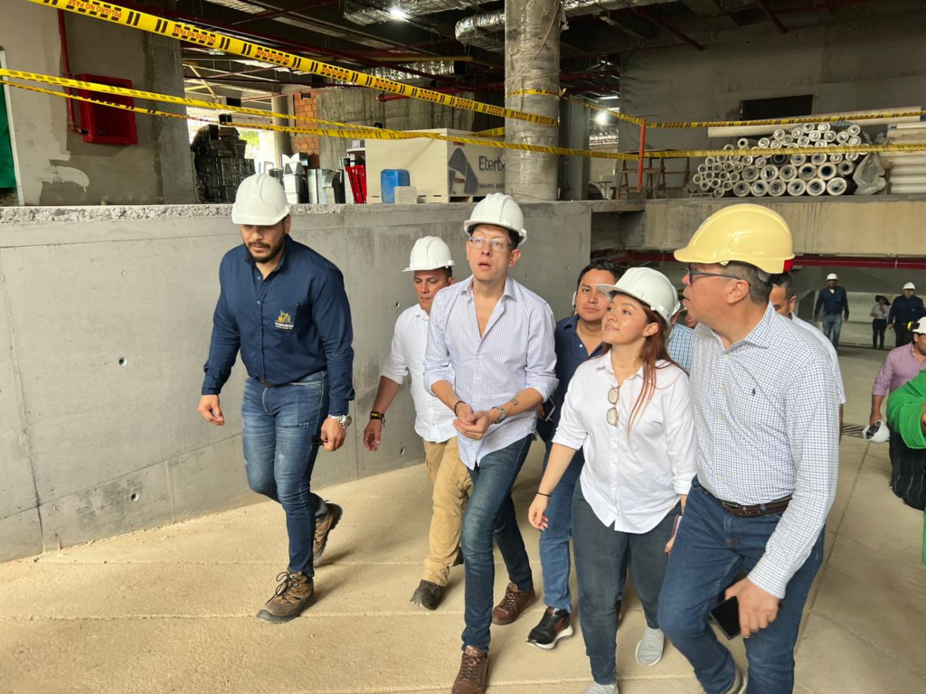 Momentos de la visita del ministro de Educación a las obras de la Facultad de Salud. 