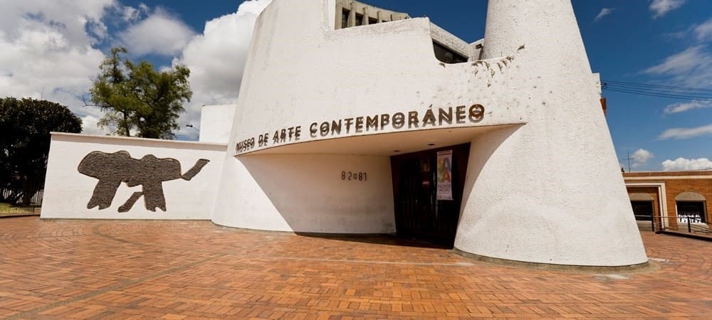 FACHADA MAC BOGOTÁ