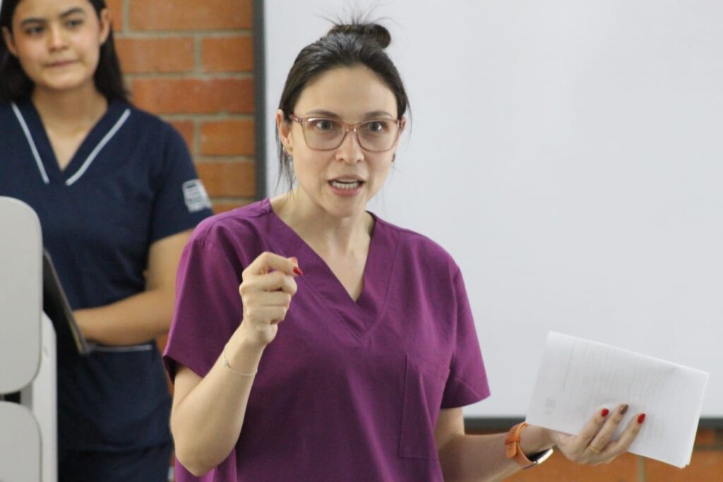 Natalia Torres, profesora de la Escuela de Fisioterapia.