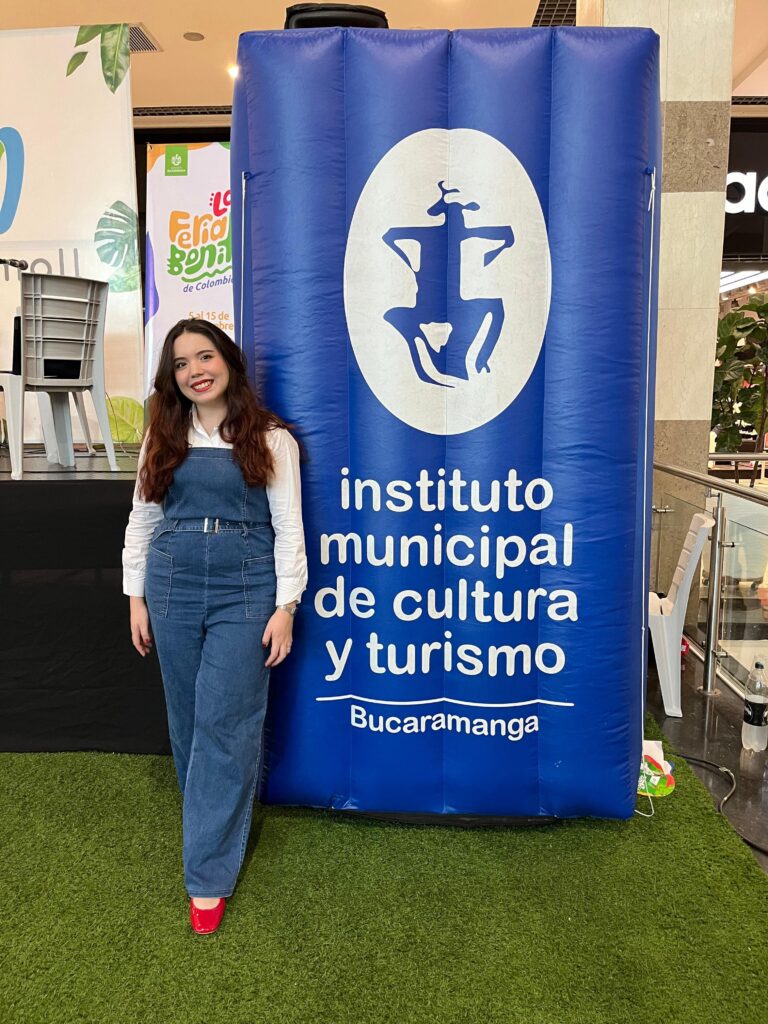 Ana Rodelo durante una de sus presentaciones como ganadora de la beca talento local