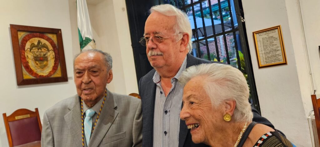 Carlos Cortés Caballero, Mauricio Duarte y Graciela Isaza de Serpa.