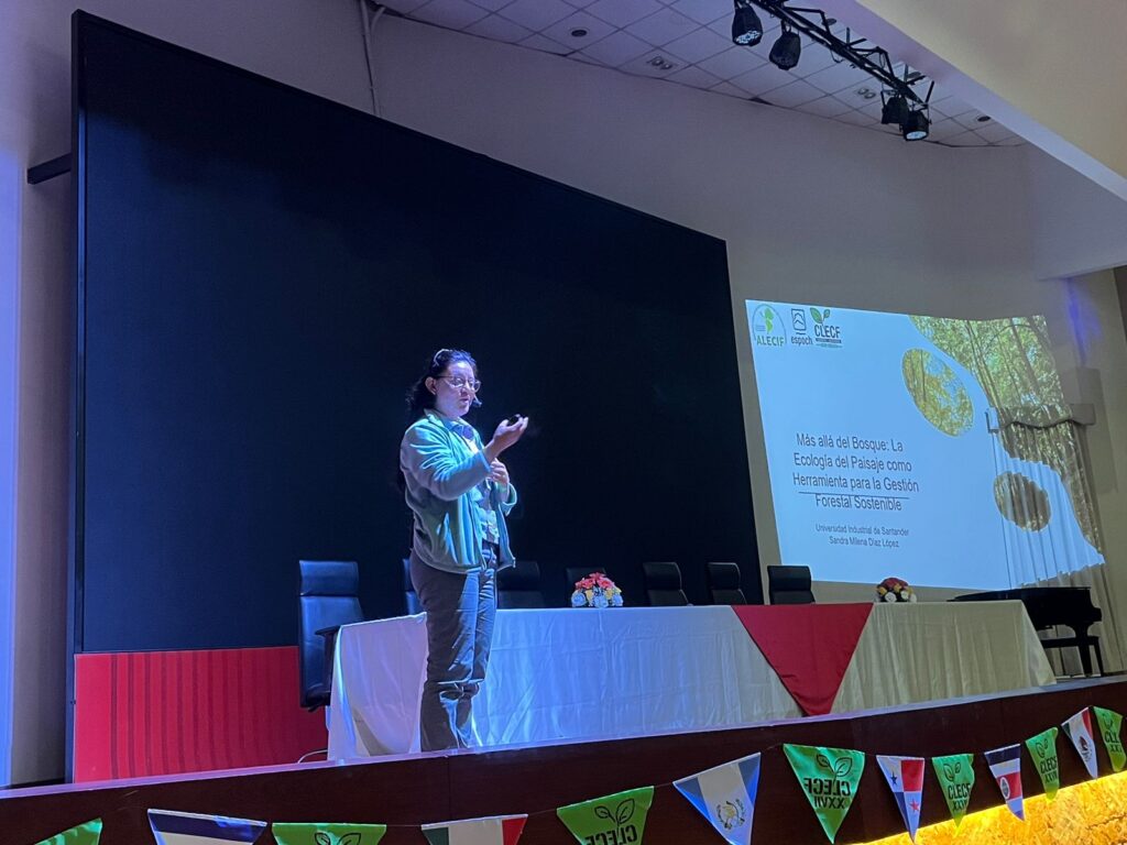 Professor Sandra Díaz, Coordinator of the Forestry Engineering program presented her paper “Beyond the Forest: Landscape ecology as a tool for sustainable forest management” at the Latin American Congress of Forestry Sciences held in Ecuador.