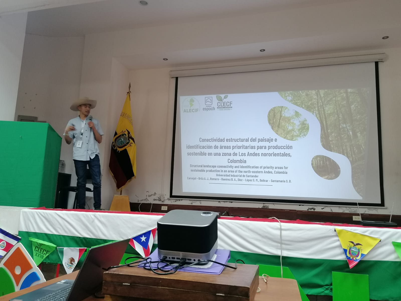 Estudiante del Ingenieria Forestal de las Universidad Industrial de Santander-Sede Málaga participan en el XXVII Congreso Latinoamericano de Estudiantes de Ciencias Forestales que se realiza en la ciudad de Riobamba, Ecuador.