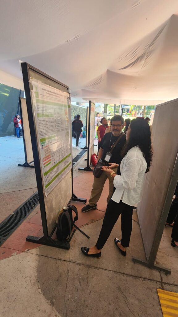 Image showing student Daniela Johanna Mojica Candela at the Latin American Congress of Genetics.