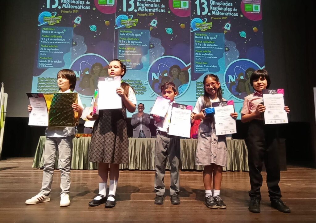 Niños ganadores de las XIII Olimpiadas Regionales de Matemáticas