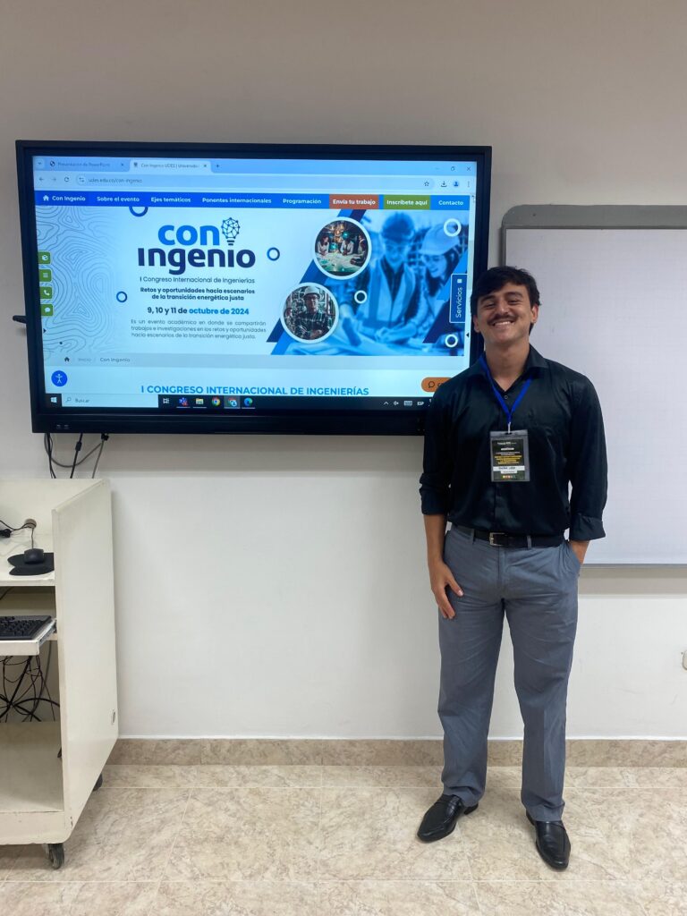 Julián David León Quintero, estudiante de la Escuela de Ingeniería de Sistemas de la Universidad Industrial de Santander (UIS), partició en el I Congreso Internacional de Ingenierías 2024, celebrado en la Universidad de Santander UDES, en Bucaramanga.