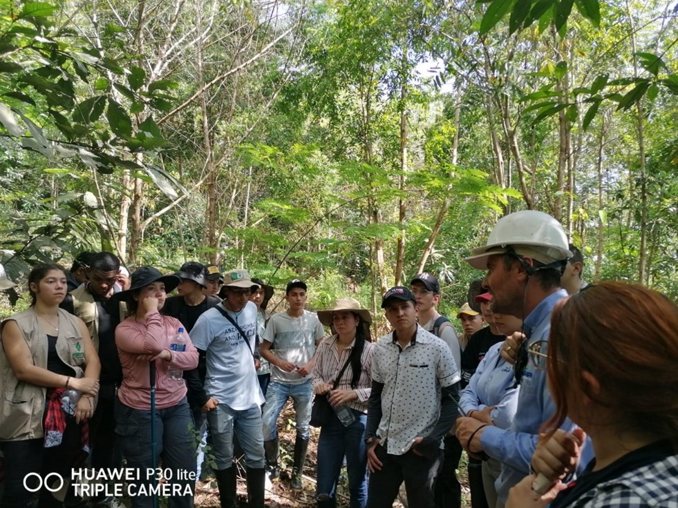 estudiantes del programa Ingeniería Forestal de la Universidad Industrial de Santander- Sede Málaga, visitaron varios lugares de Santander en el marco de sus salidas prácticas.