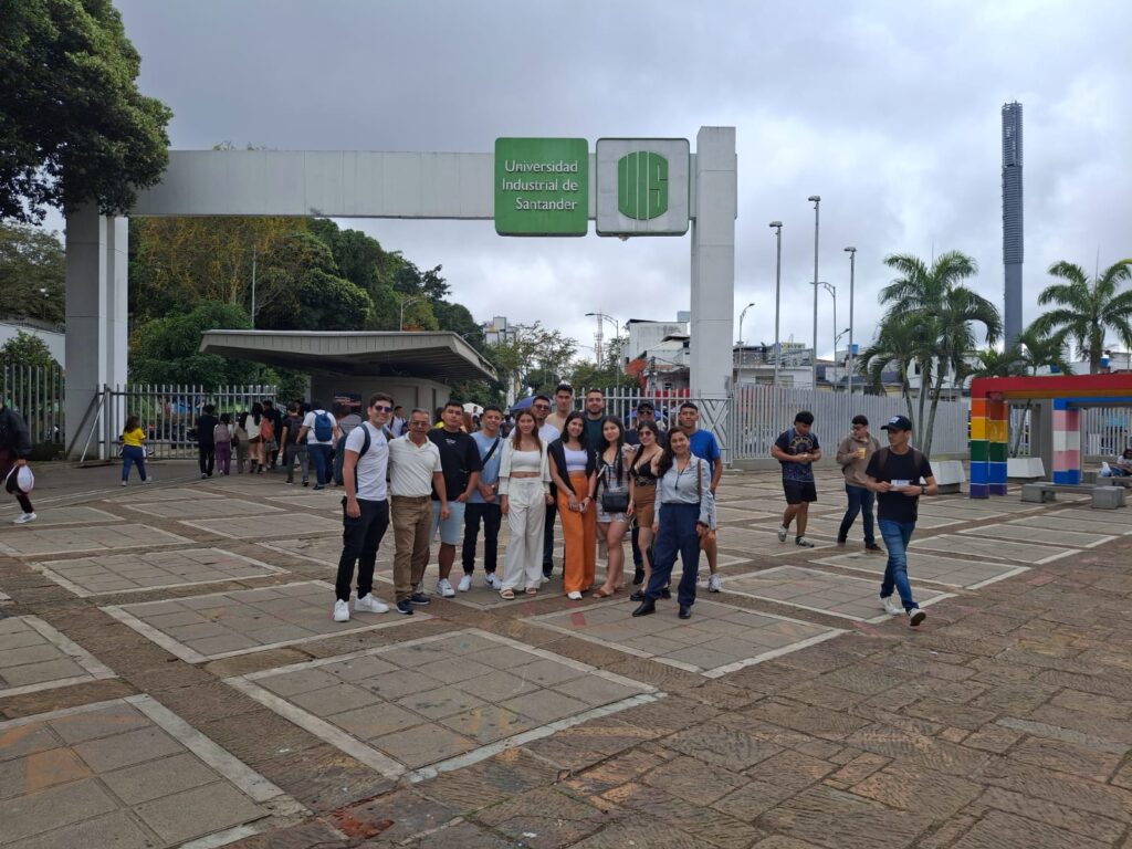 11 estudiantes del programa de Ingeniería Civil de la Universidad Mariana Unimar de Pasto visitaron la UIS