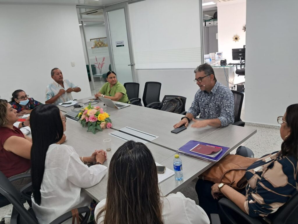 Profesor Gonzalo Patiño durante reunión con IES del Cesar y La Guajira