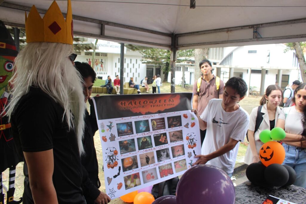 Imagen que muestra una exposición de Halloween en U24 Fest.