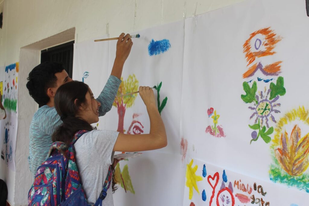 Image showing a painting workshop at the U24 Fest.