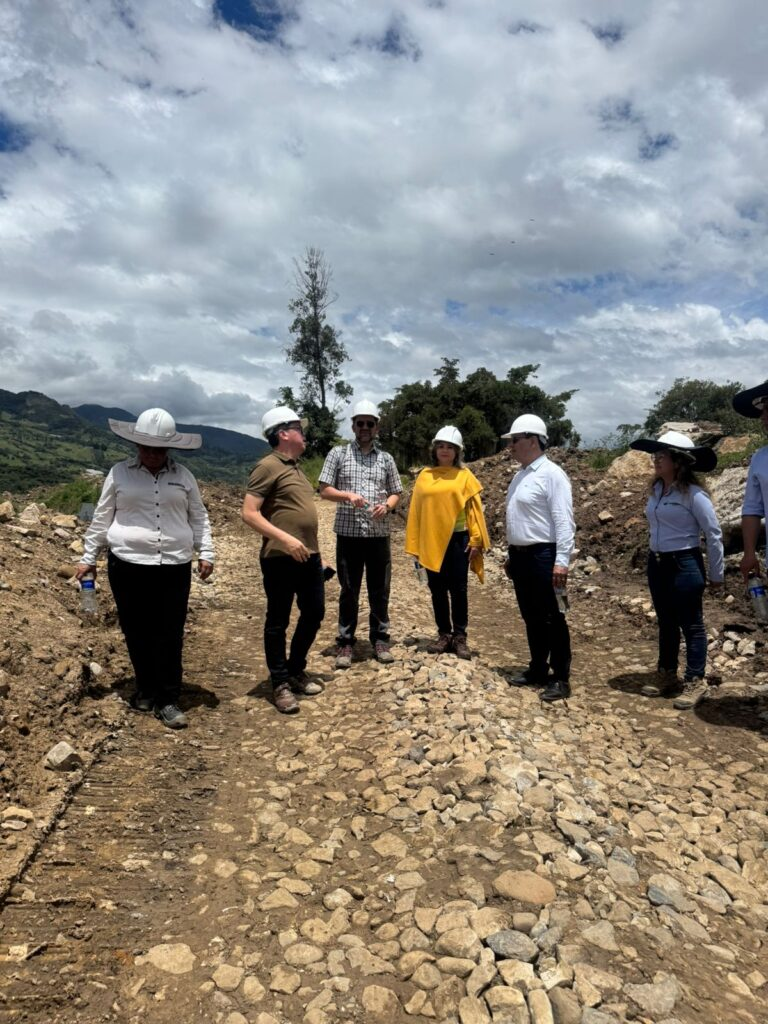 Visit of a delegation from the Ministry of Education to the construction site of the new UIS Malaga Headquarters.