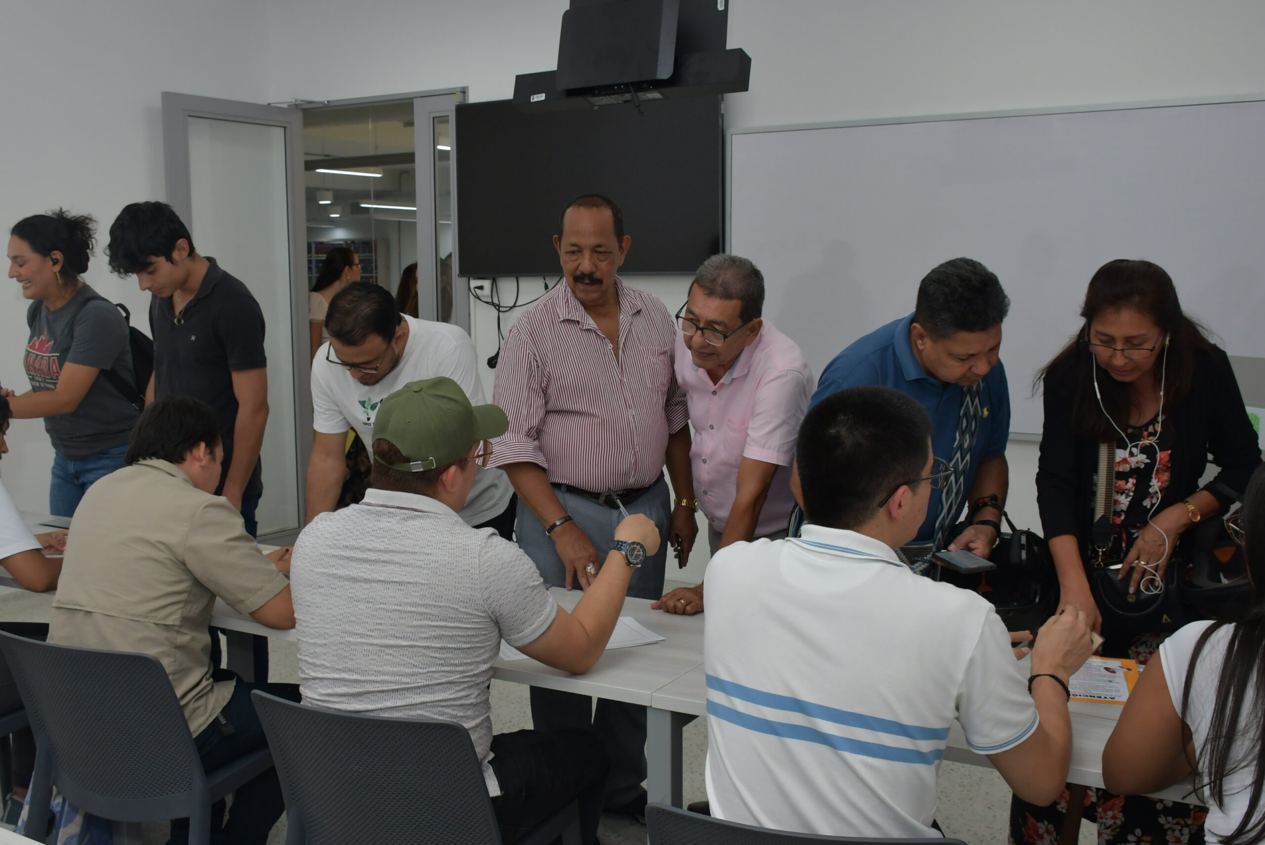 Parents of students and graduates registering for the appointment that will allow them to obtain their passport.