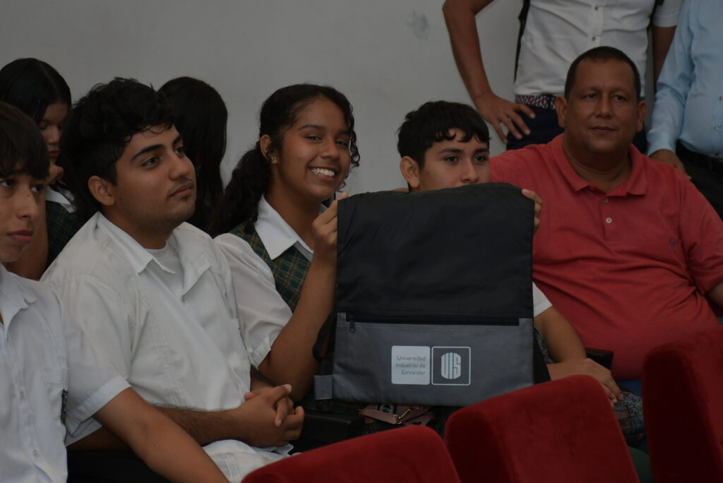 Jóvenes de grado once del colegio Ciudadela Educativa del Magdalena Medio. 