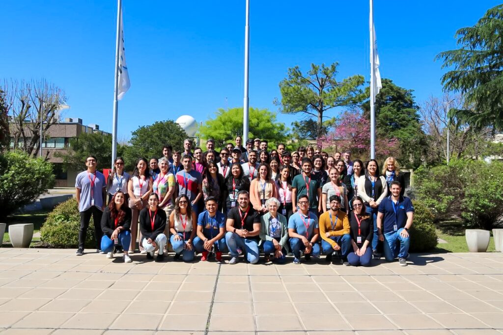 Imagen que muestra a los participantes de la Escuela de Primavera en Córdoba (Argentina) 