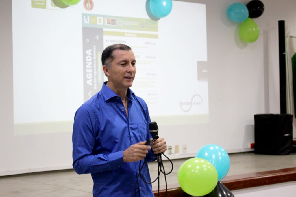 Celebración Día del Ingeniero Químico con la ponencia de Freddy Avellaneda.