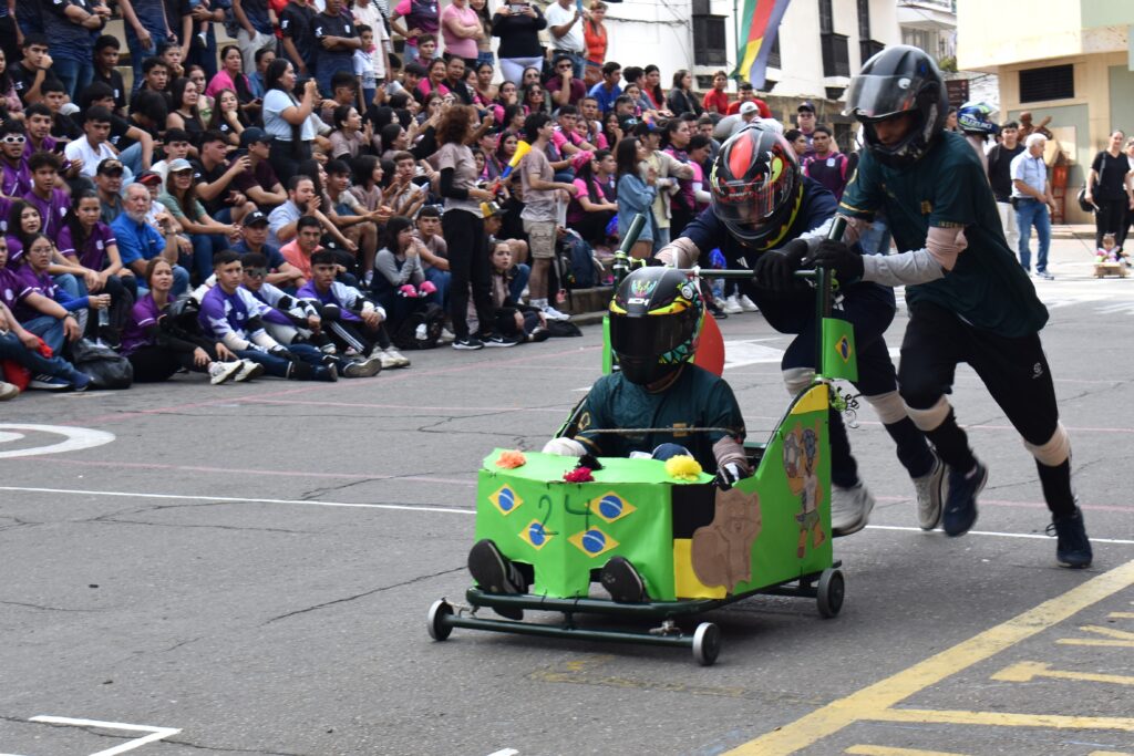 Carrera de balineras ‘UISdianápolis’, en su decimoctava edición, fue una descarga de adrenalina por las calles del Socorro. 